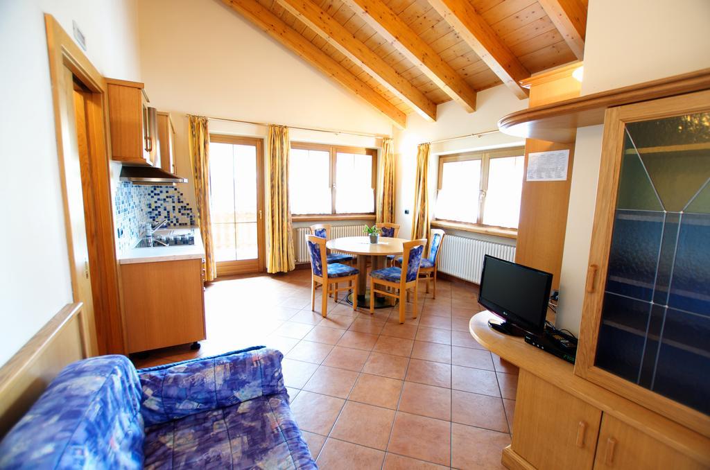 Miky House - Appartamenti Abar Livigno Cameră foto